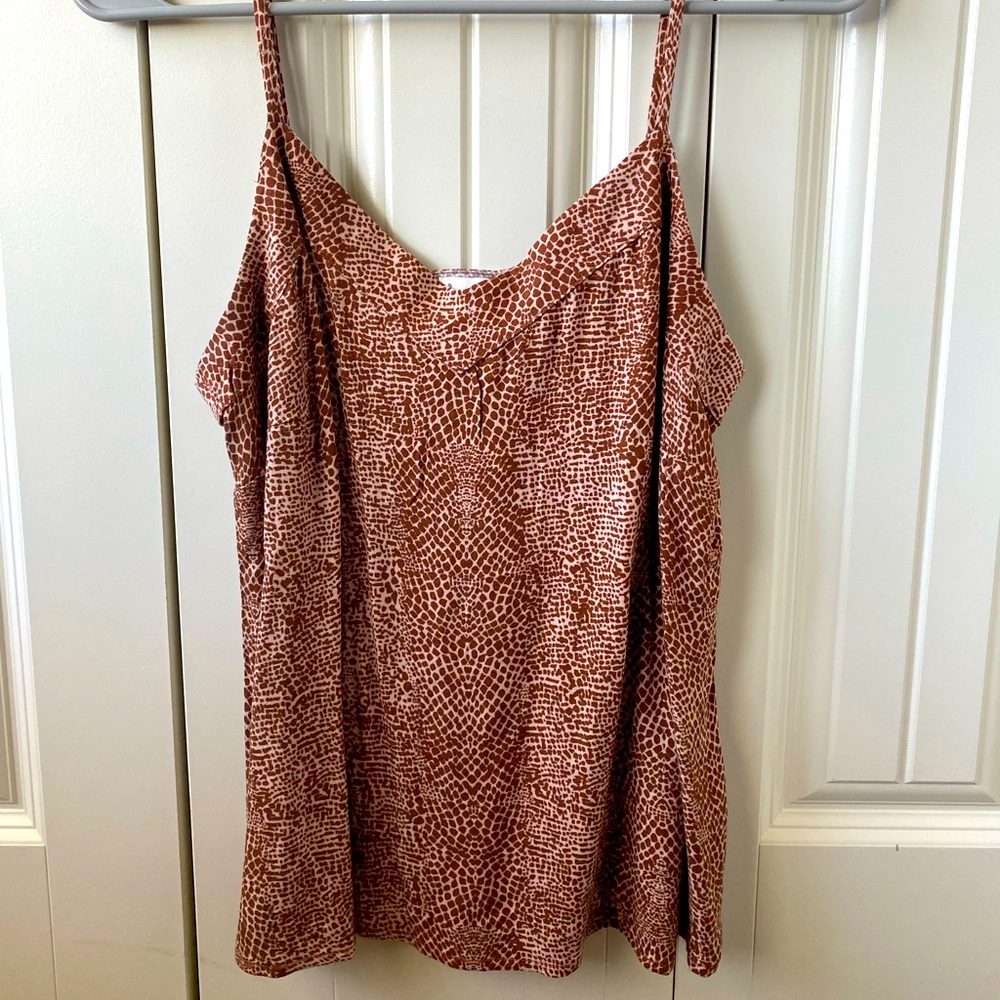Lightweight tank top